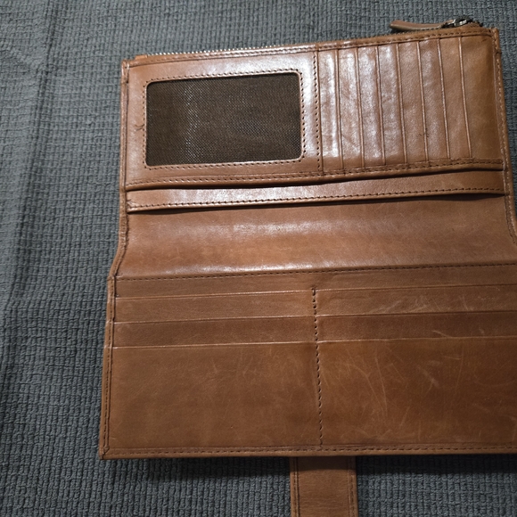 Embossed Brown Wallet - Picture 2 of 5